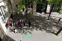 Un enfant turbulent de 8 ans terrorise son école